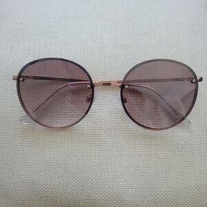 Round sunglasses 🕶